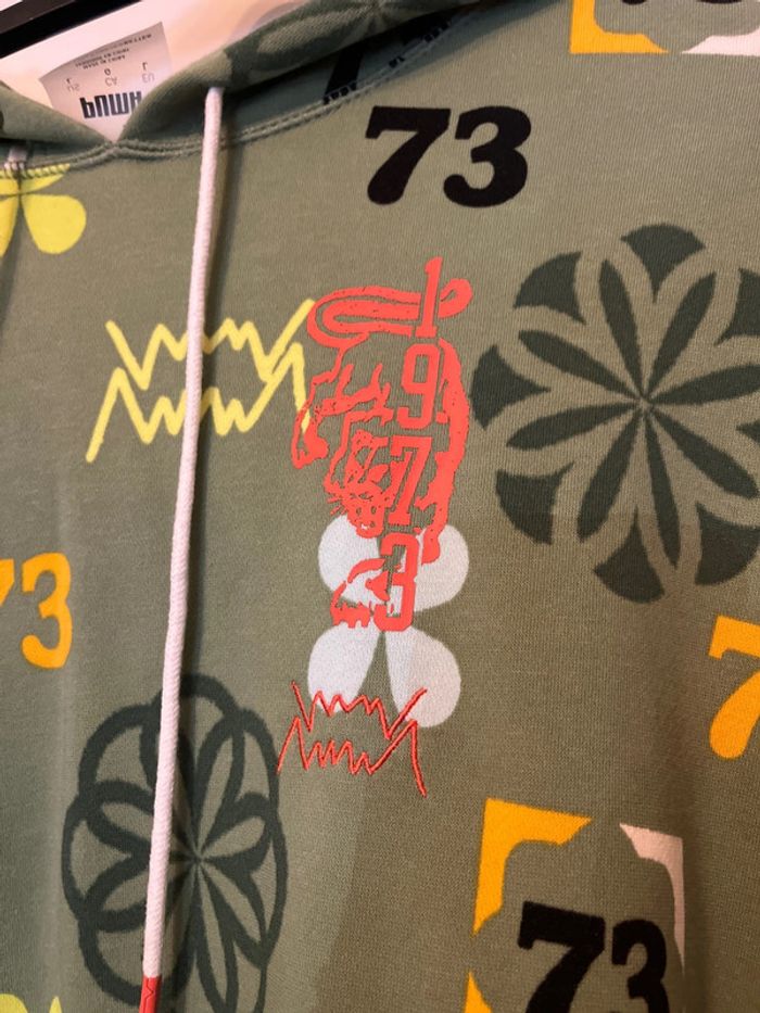 Sweat à capuche vert avec motifs - photo numéro 2