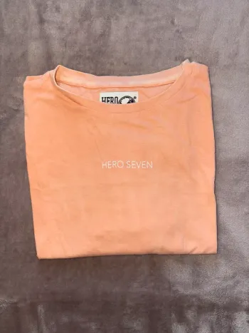 T-shirt homme Hero Seven taille S orange en très bon état
