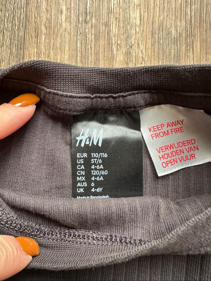 - Pyjama H&M - 5/6 ans - Très bon état - photo numéro 2
