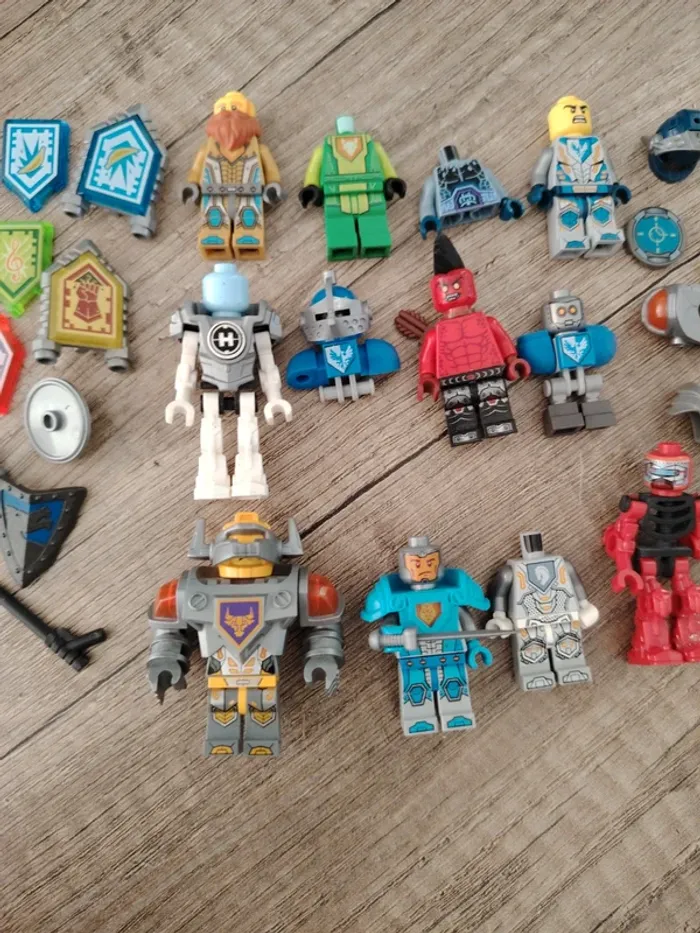 Lot vrac lego nexo knights figurines accessoires - photo numéro 3