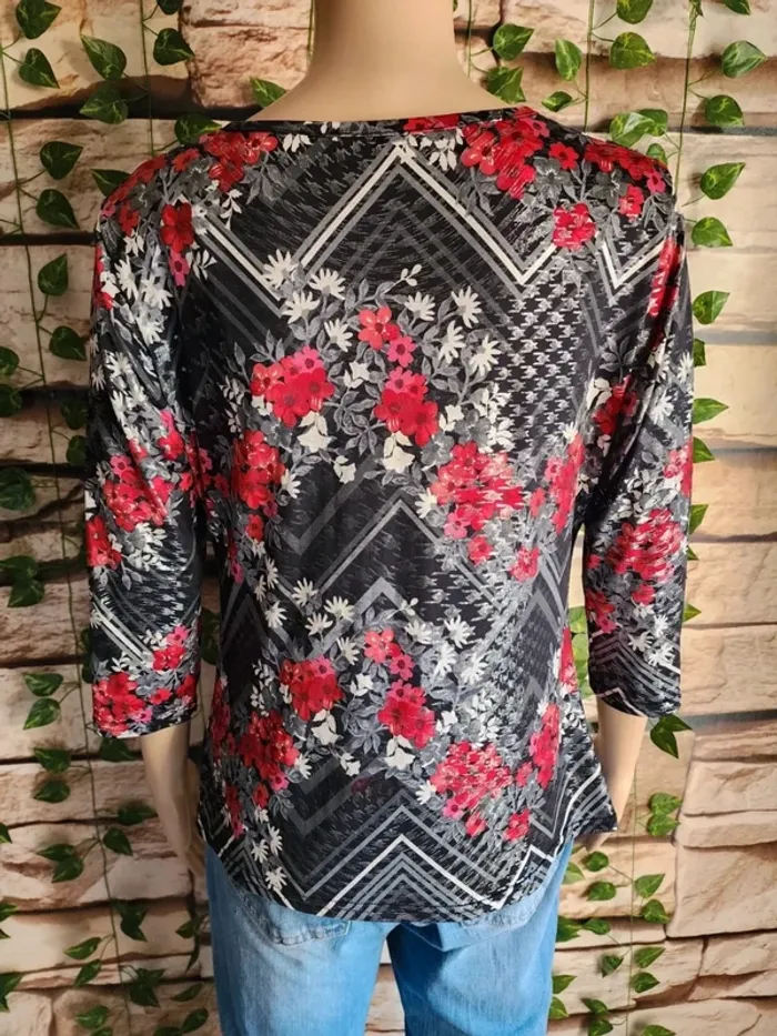 🌸T-shirt Fleuri Armand Thiery Taille 38🌸 - photo numéro 5