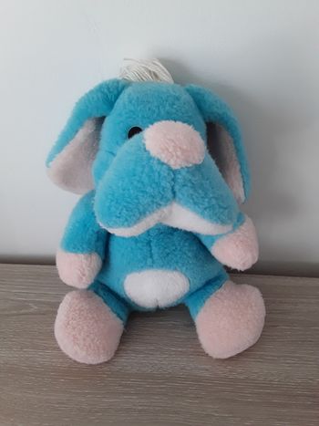 Peluche chien bleu