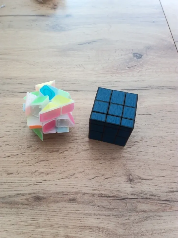 Lot de deux rubiks cube