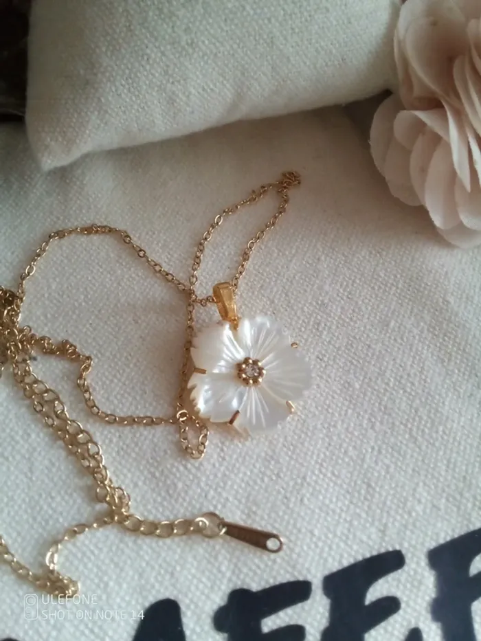 Collier bohème fleur en nacre naturelle - photo numéro 2