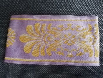 87cm de ruban violet brodé 8cm de large