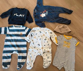 Lot vêtement bébé 6 mois 