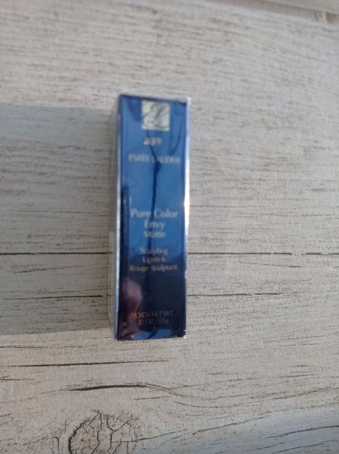 Rouge à lèvres "Estée Lauder" Pure Color Envy Matte 333