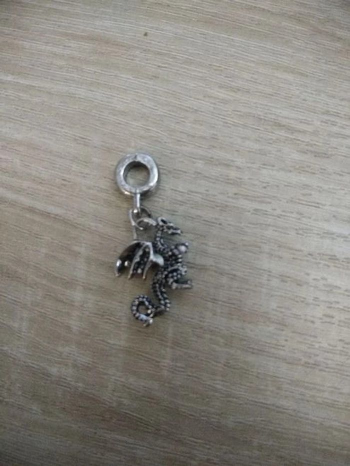 Breloque pampille dragon