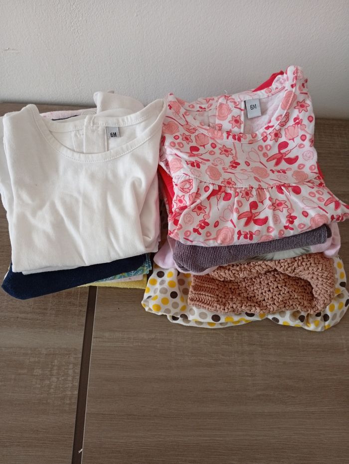 Lot de vêtements fille 6 mois - photo numéro 2