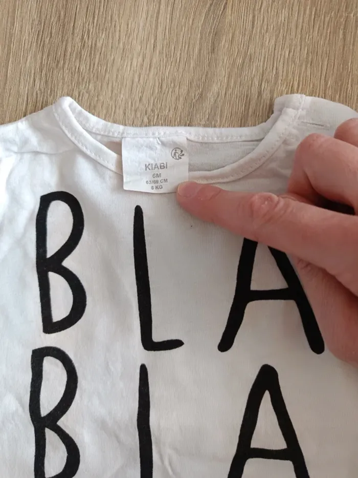 Ensemble haut t-shirt manches longues blanc Kiabi et legging imprimé léopard H&M bébé fille 6 mois - photo numéro 4