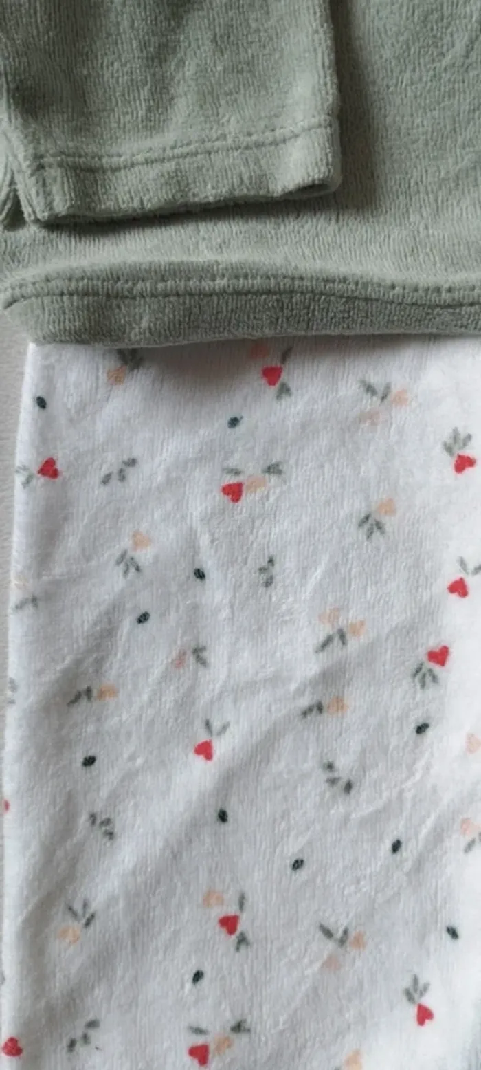 Pyjama vert et fleurs 18 MOIS - photo numéro 3