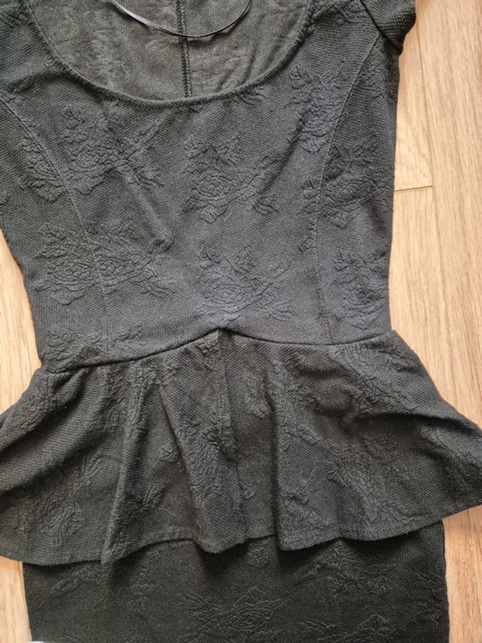 Robe noire moulante péplum bershka - photo numéro 2