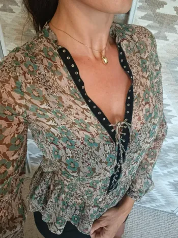 Blouse chemisier en voile Zara S avec lacets au décolleté léger fleuri