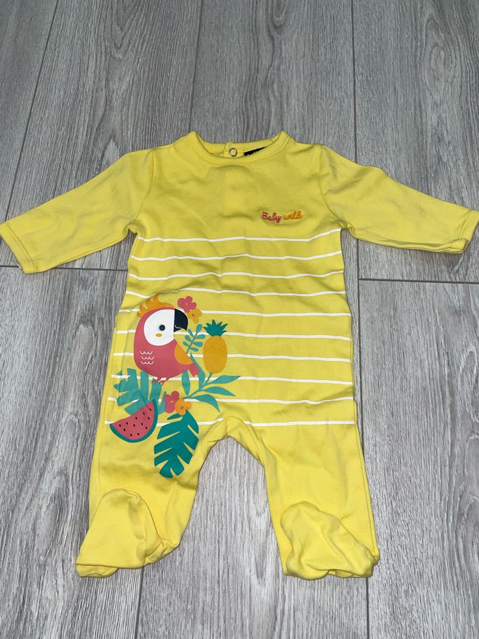 Pyjama jaune neuf