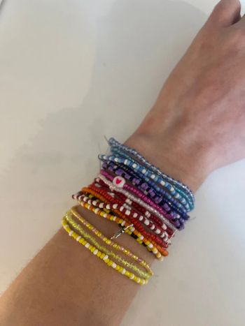 Suite du lot de 38 bracelets perles