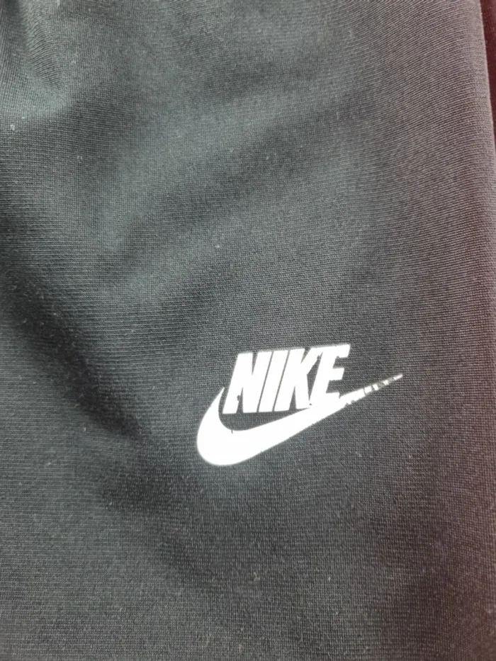 Ensemble jogging rouge/noir Nike Femme Taille S - photo numéro 3