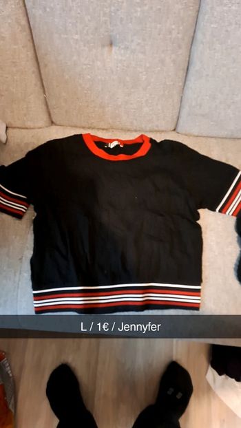 T-shirt noir avec rayure