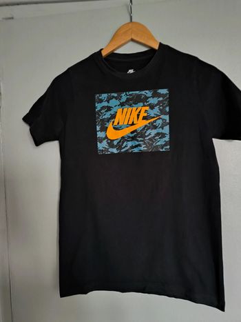 Tee shirt noir Nike taille 12/13ans
