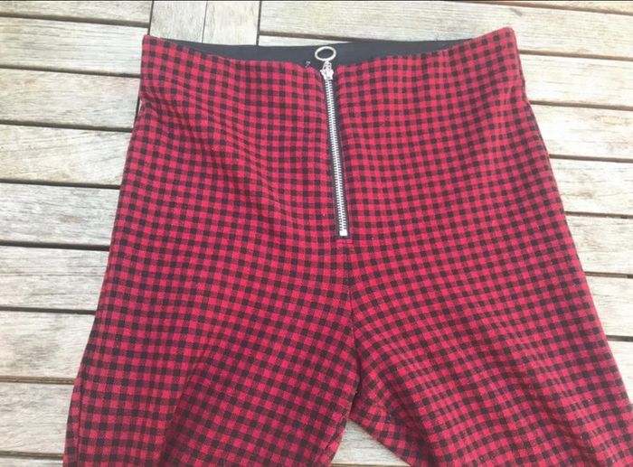 Pantalon à carreaux rouge et noir S - photo numéro 2