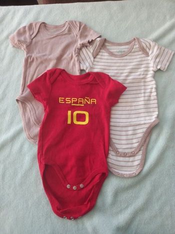 lot de 3 bodys manches courtes 6 mois