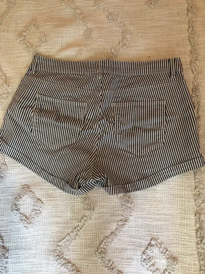 Short court rayé taille 38 H&M - photo numéro 3