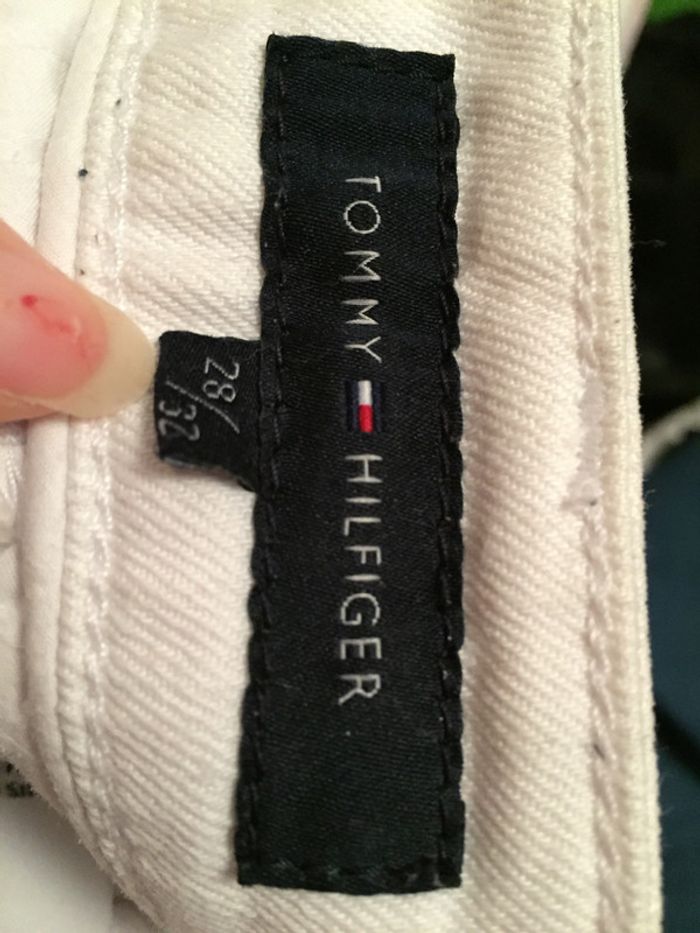 Jeans Tommy Hilfiger blanc Taille 28/32 - photo numéro 2