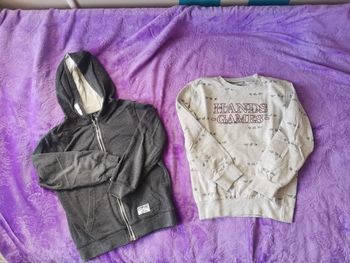 Lot 1 pull 3 sweats t et 1 veste capuche 8 ans