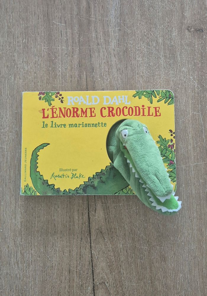 Grand livre marionnette L'énorme crocodile - photo numéro 2