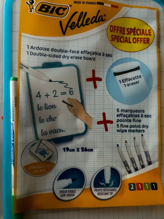 Ardoise et feutres - photo numéro 2