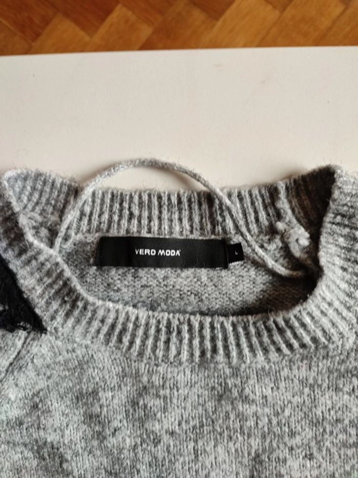 Pull dentelle - photo numéro 2