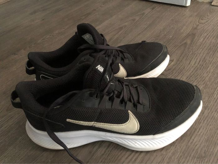 Baskets Nike femme excellent état