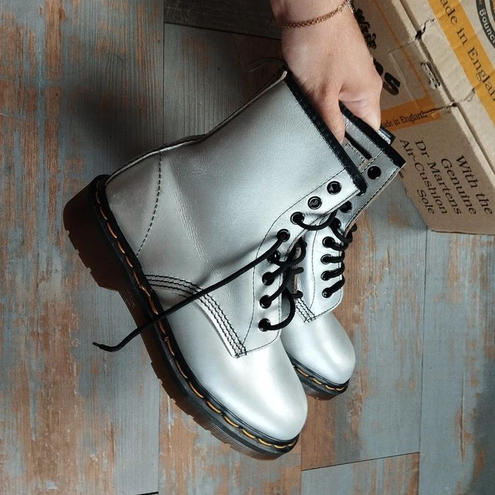 Rare vintage made in England boots bottines Dr.martens argenté cuir - photo numéro 10