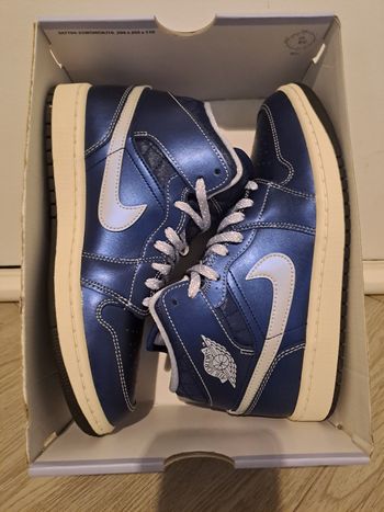 Magnifique paire de Air Jordan 1 mid en 39