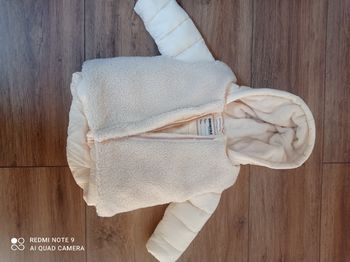 Veste et combinaison bébé fille 9 mois