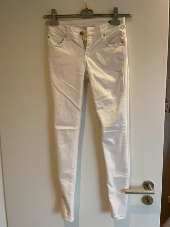 Jean blanc Mango