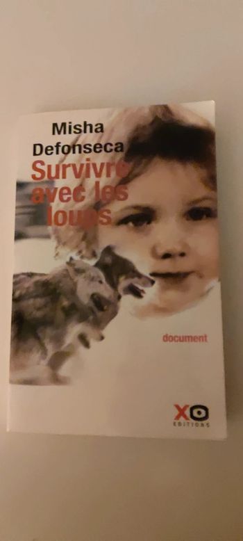 Livre Roman Survivre avec les loups Misha defonseca