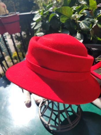 Chapeau feutre femme rouge