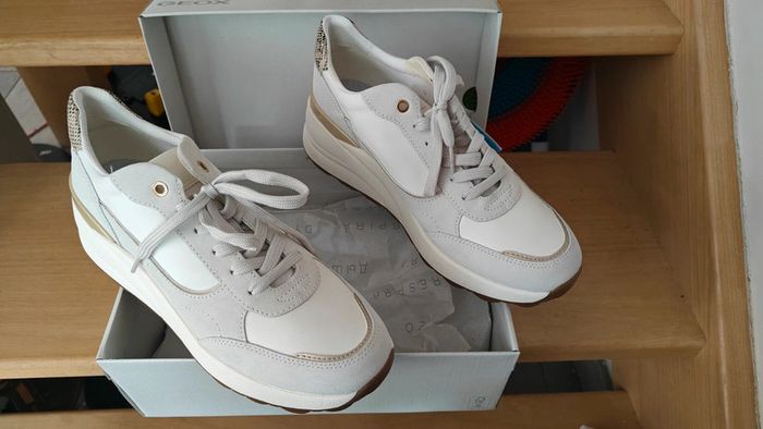 Baskets Geox compensées neuves - photo numéro 3