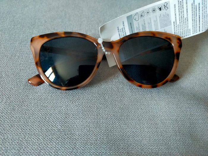 Lunettes de soleil écaille marron – Monture épaisse - photo numéro 2