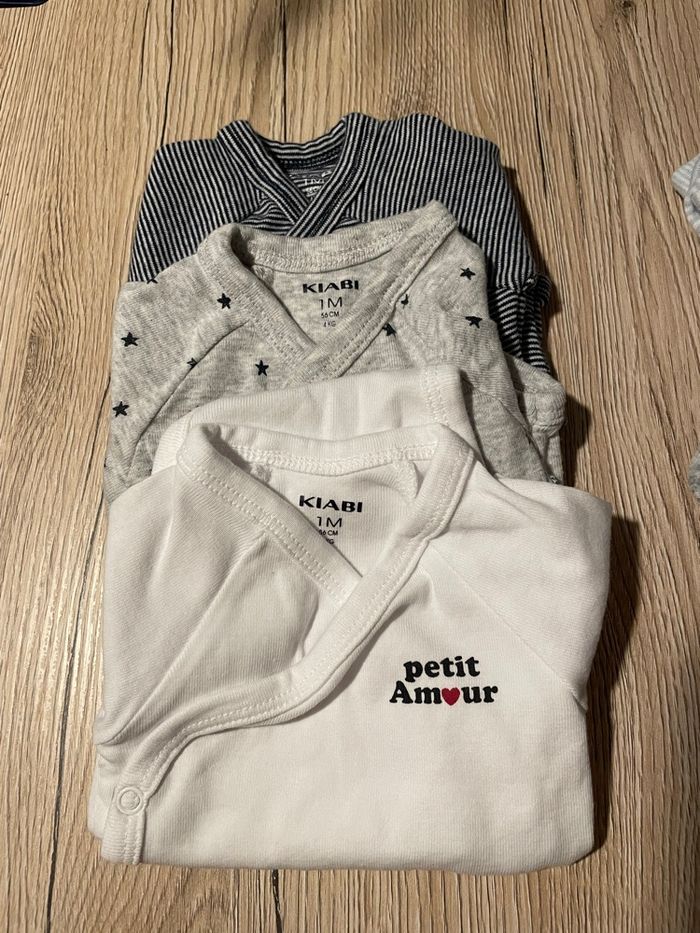 Lot de vêtements bébé 1 mois / 30 pcs - photo numéro 2