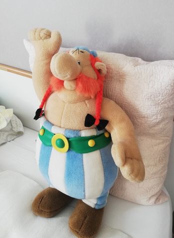 Grande Peluche Obélix, 1994, Editions Albert René Goscinny-Uderzo, en parfait état