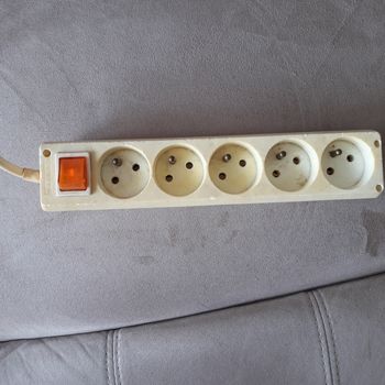 Faby27800 Multiprise x5 avec interrupteur  Longueur du fil : 150 cm