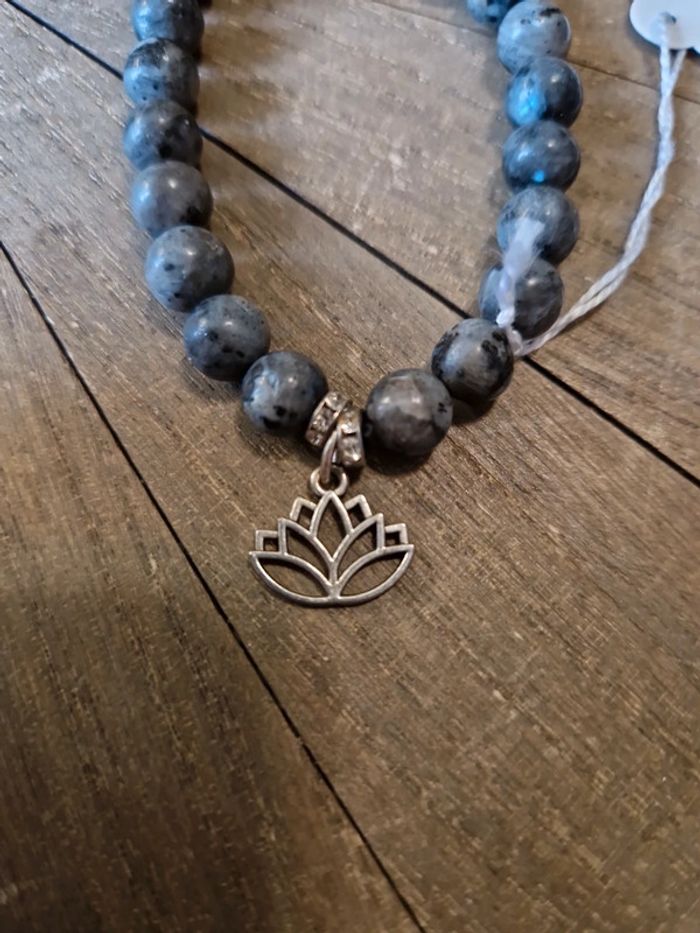 Bracelet Larvikite et lotus neuf - photo numéro 3