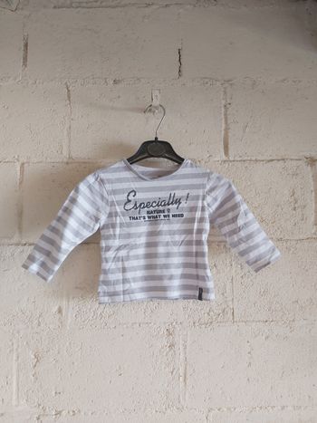 Tee shirt Okaidi taille 18 mois 
Très bon état