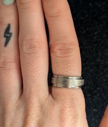 Bague en acier avec des scorpions