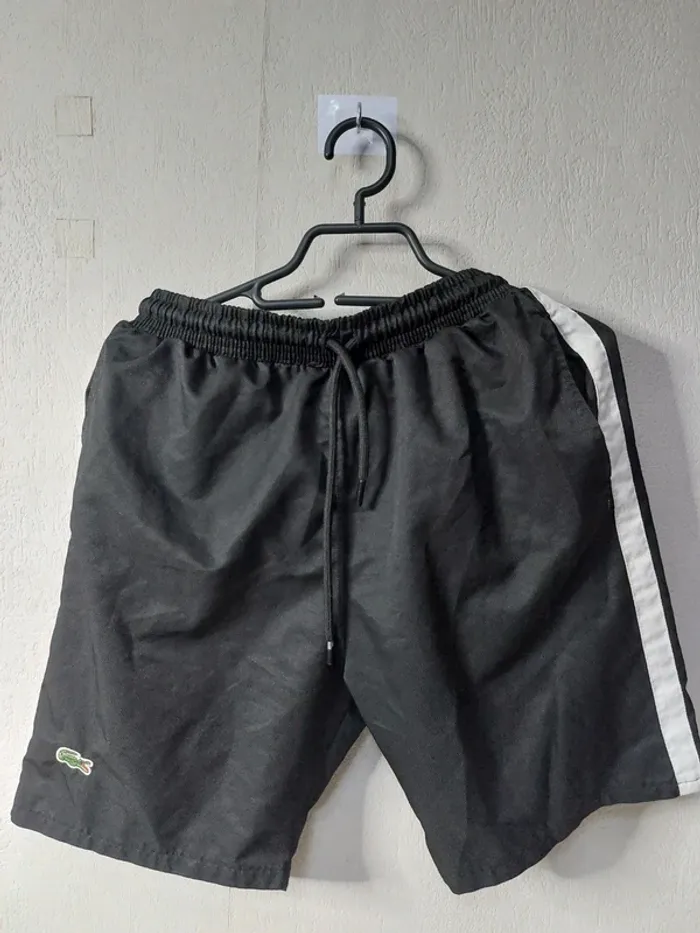 Short noir et blanc "Lacoste"