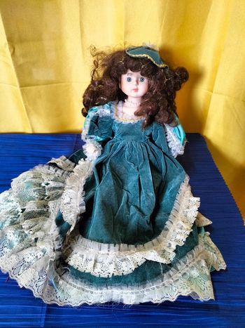 Poupée de porcelaine