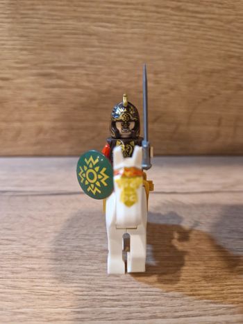 Figurine type lego Roi Théoden du Rohan sur son cheval seigneur des anneaux