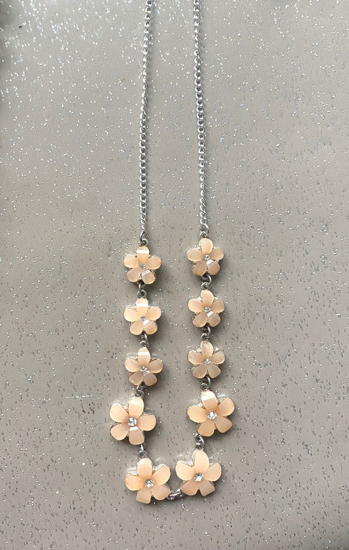 Collier fleur pierre saumon - photo numéro 5