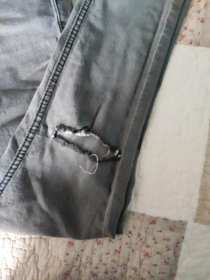 Jean genoux troués - photo numéro 2